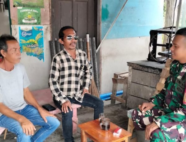 Babinsa Koramil 0602-02/Kasemen Kodim 0602/Serang Gelar Komsos Jaga Kamtibmas